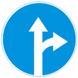 Дорожный знак 4.1.4 «Движение прямо или направо»